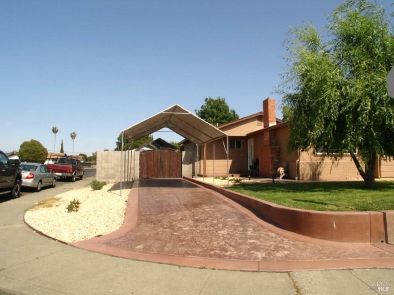 Property Photo:  1994 Cardinal Way  CA 94533 
