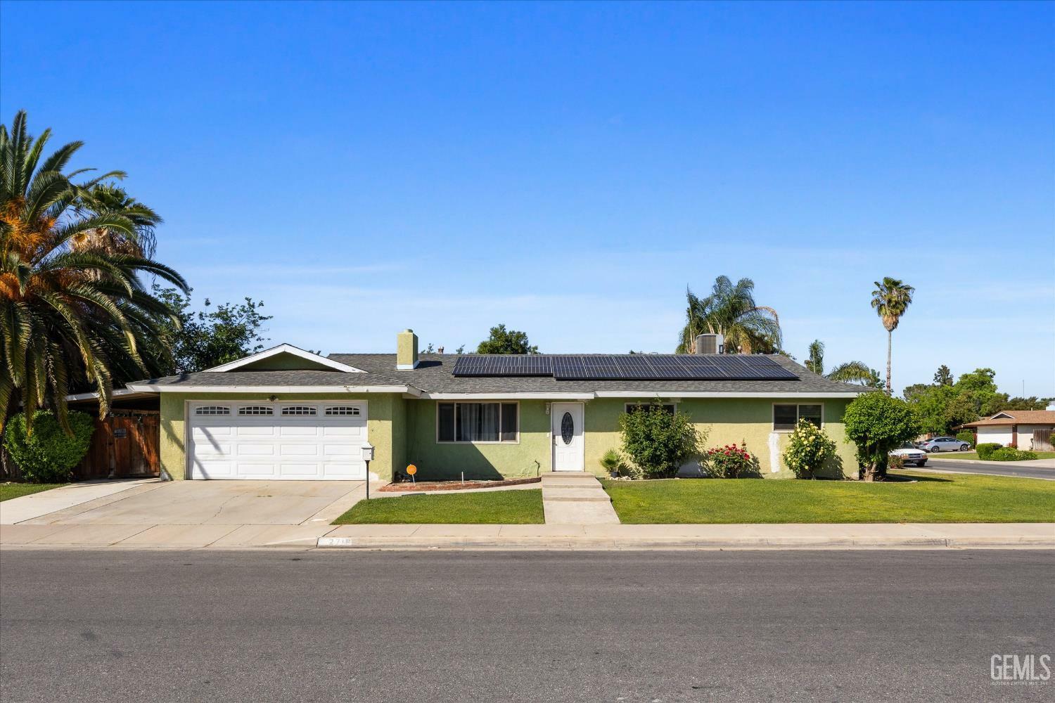 Property Photo: 2716 Bladen Street CA 93309