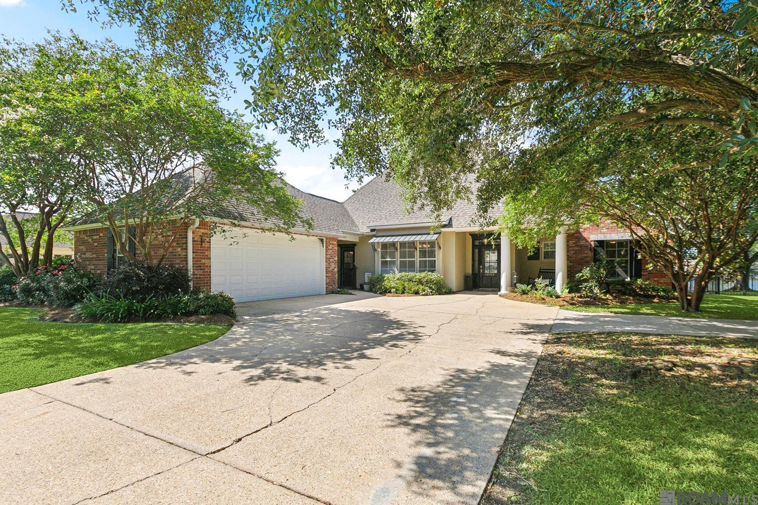 Property Photo: 19025 Vignes Lake Ave LA 70817