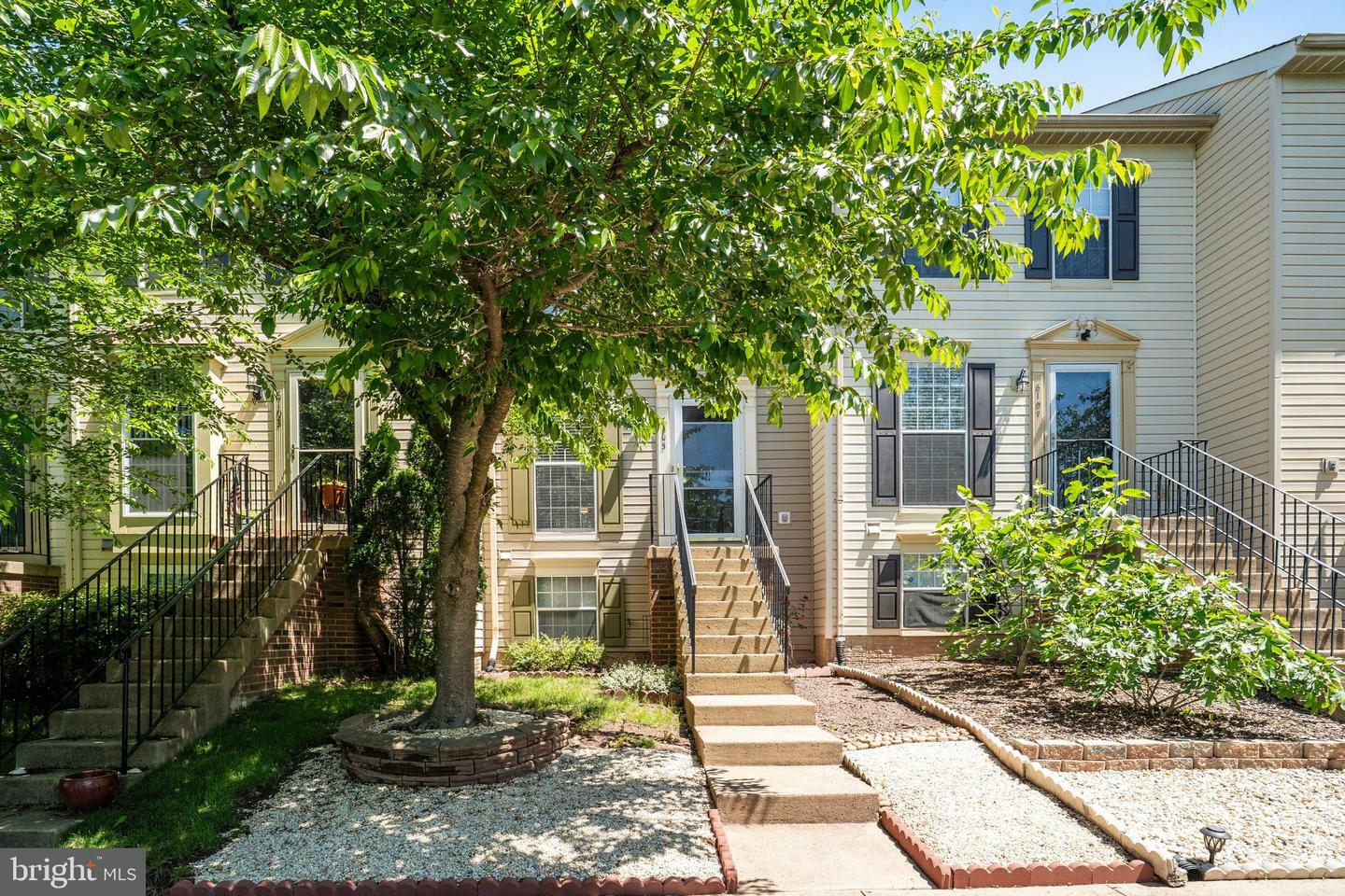 Property Photo: 6105 Jenlar Drive VA 20121