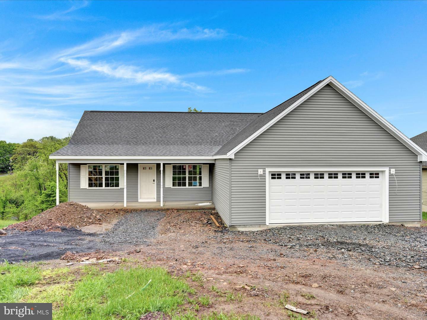 864 Wynonah Drive  Auburn PA 17922 photo