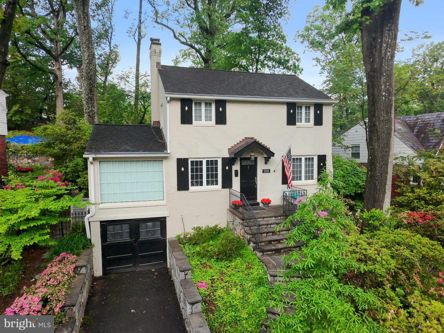 Property Photo: 3210 Old Dominion Boulevard VA 22305