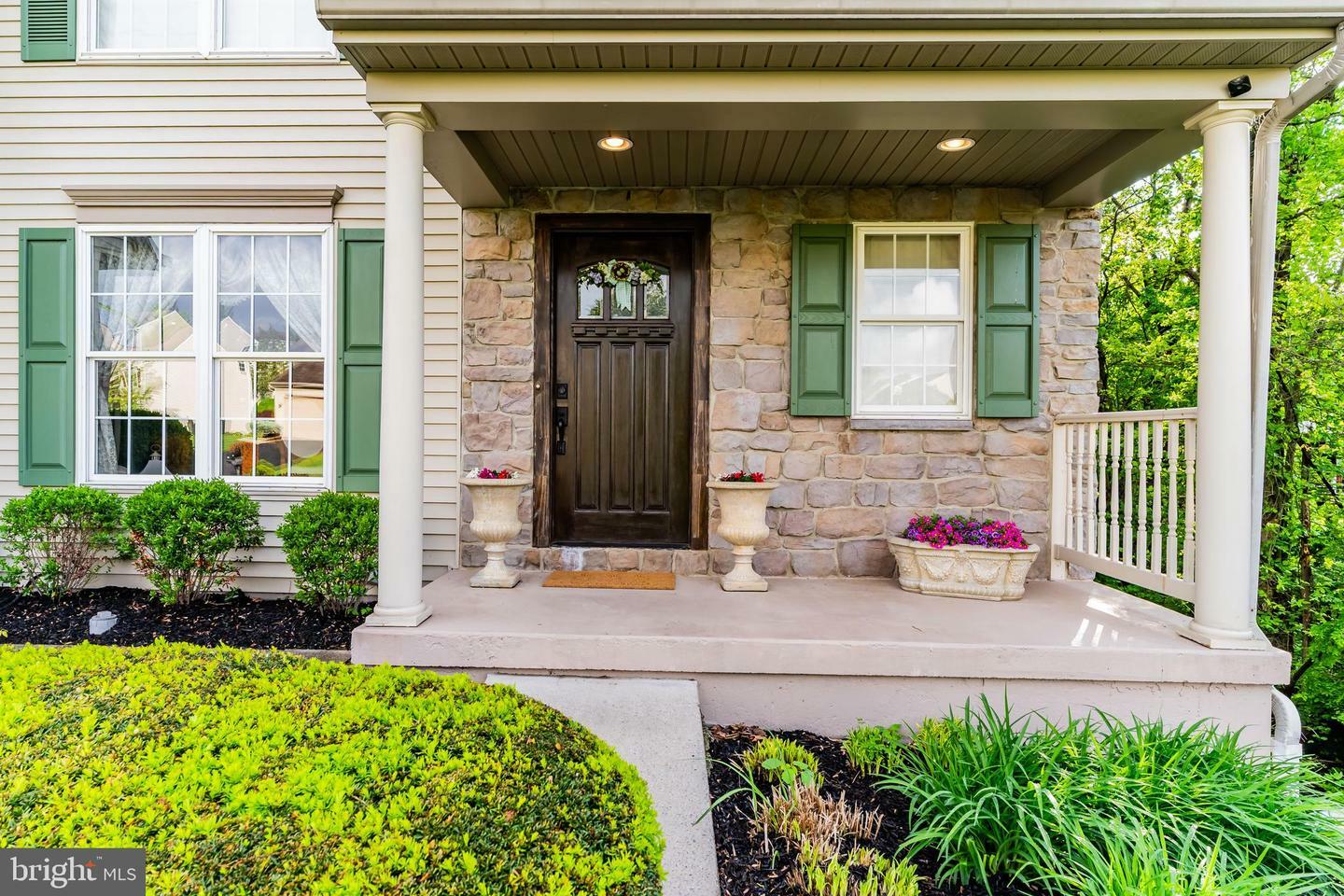 Property Photo: 217 Edenderry Way PA 17025