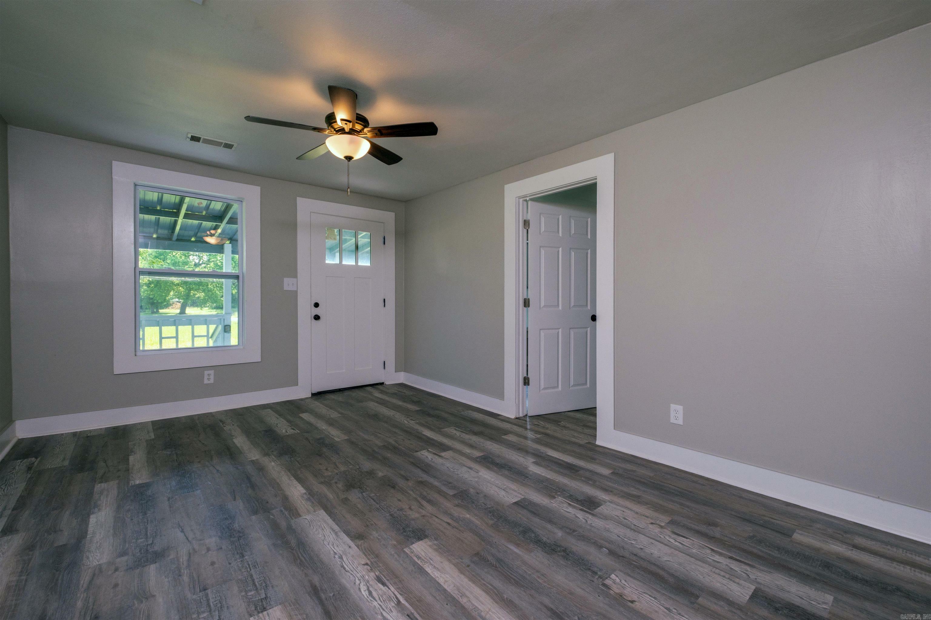 Property Photo: 1413 Eureka Garden Road AR 72117