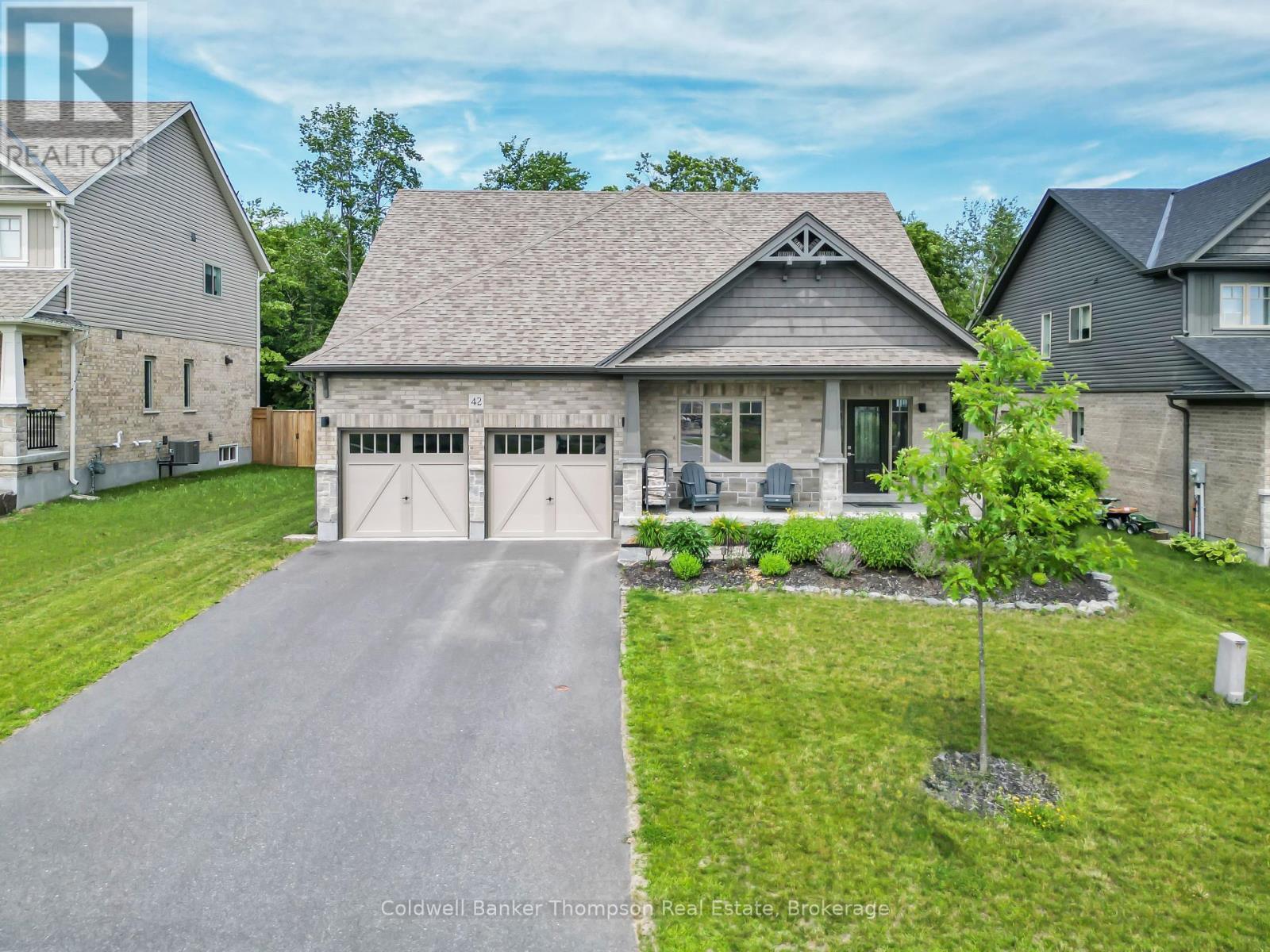 Property Photo: 42 Woodstream Drive ON P1H 0B7