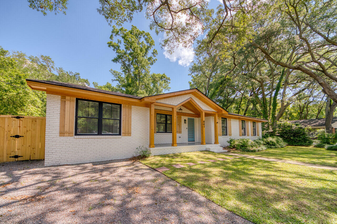 Property Photo: 841 Fred Street SC 29412