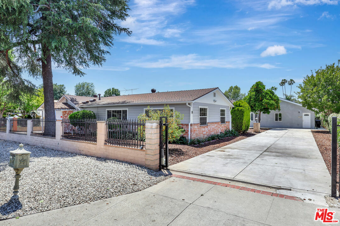 Property Photo: 7445 Balcom Ave CA 91335