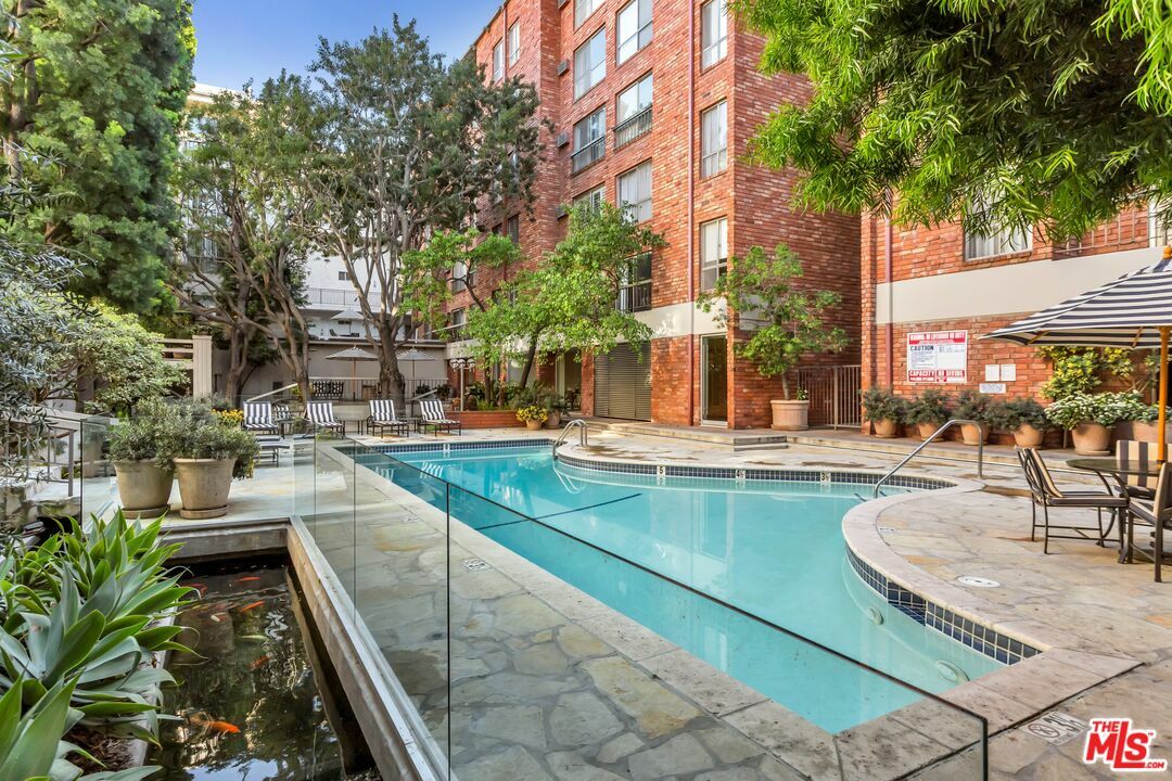Property Photo: 1440 Veteran Ave CA 90024