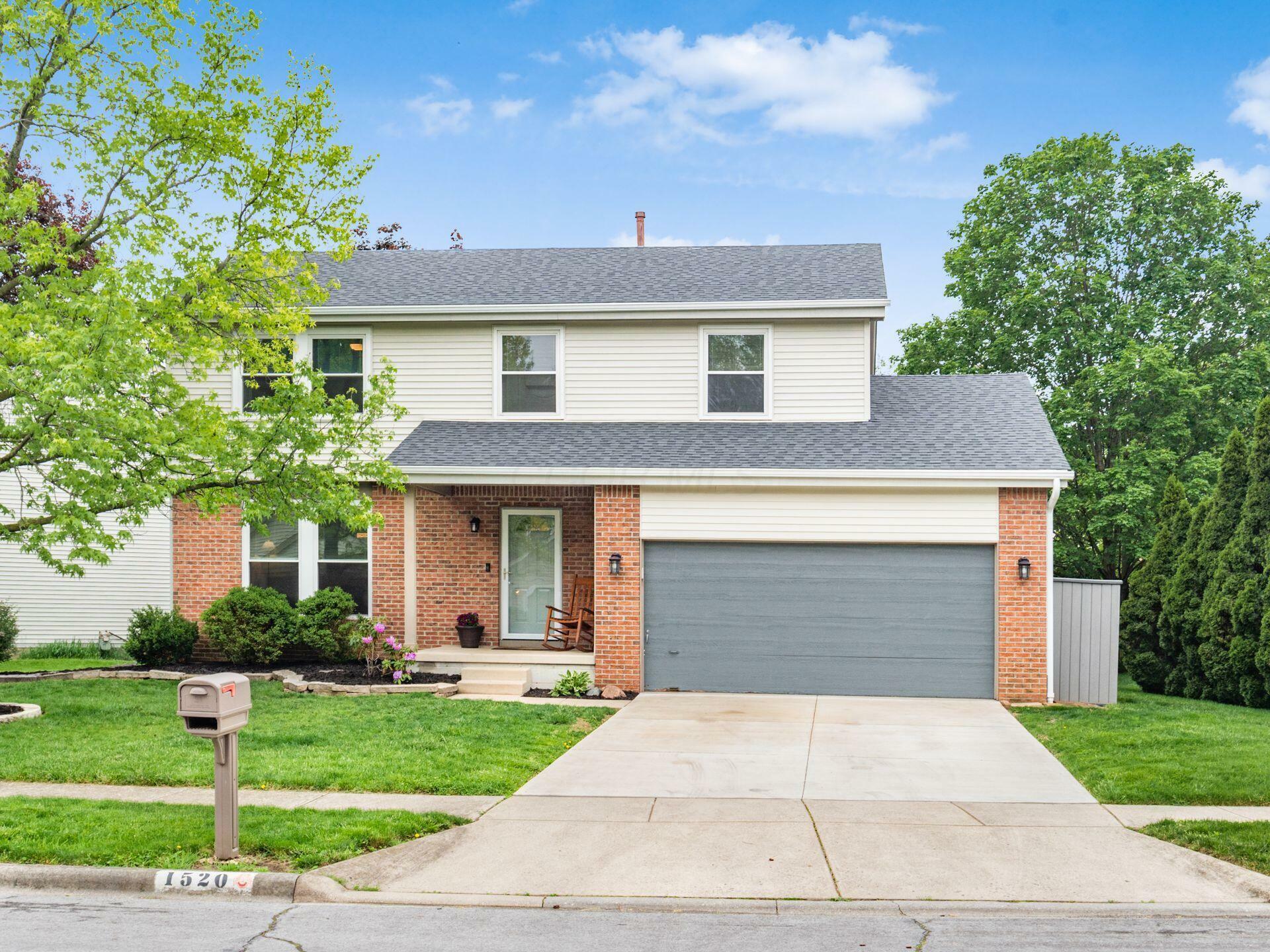 Property Photo: 1520 Dickson Drive OH 43228