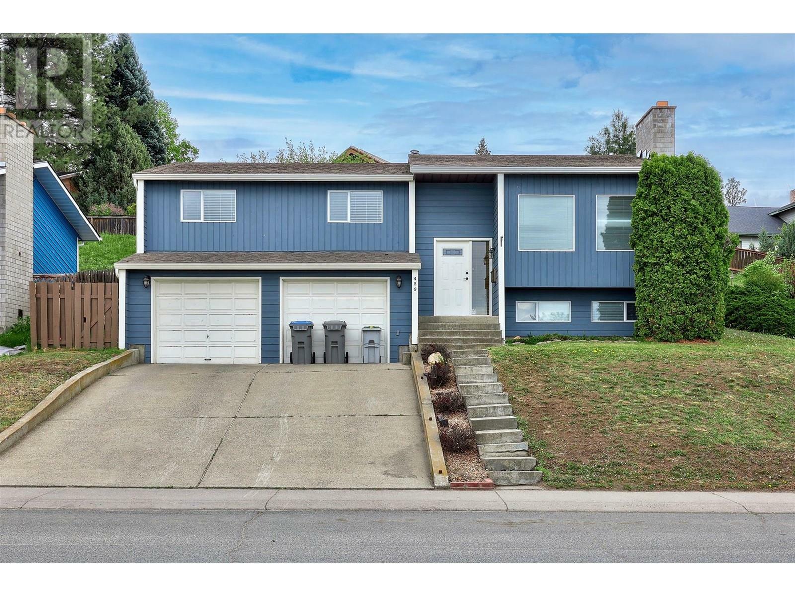 Property Photo: 429 Gleneagles Drive BC V2E 1Y4