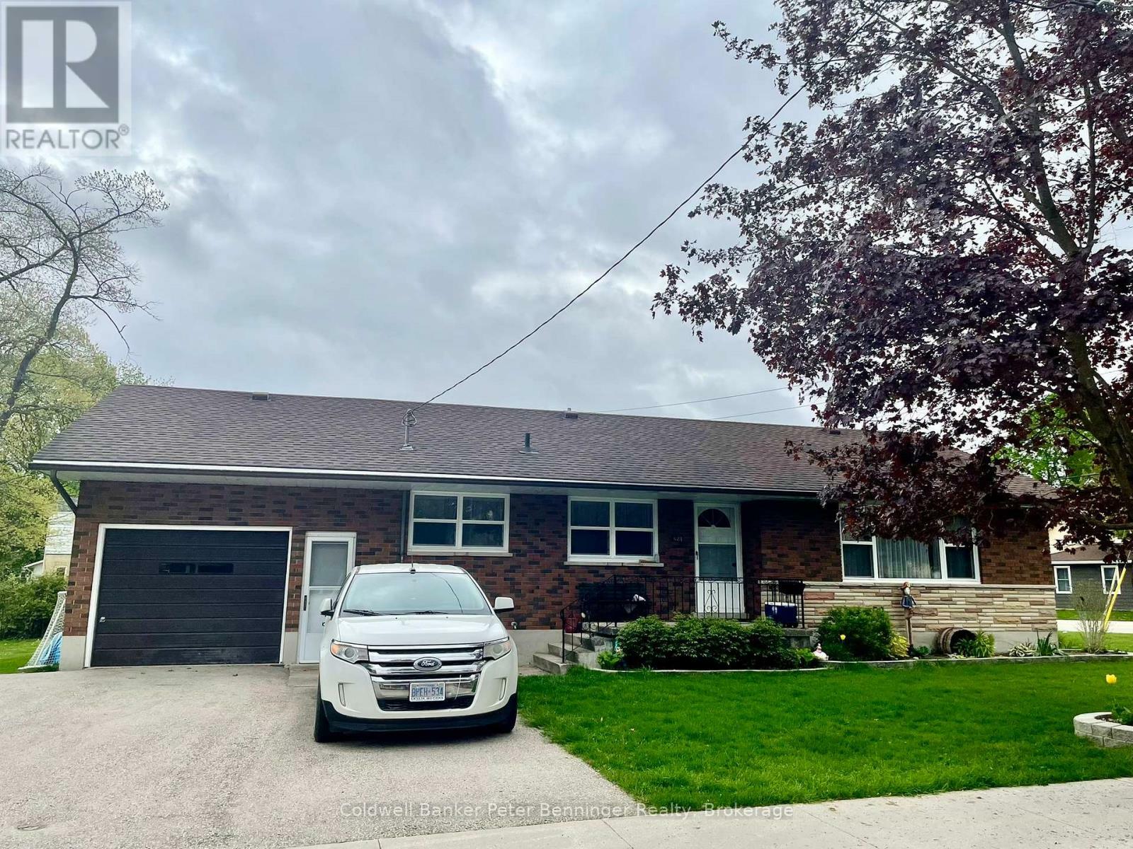 Property Photo: 624 Victoria Street South ON N0G 2V0