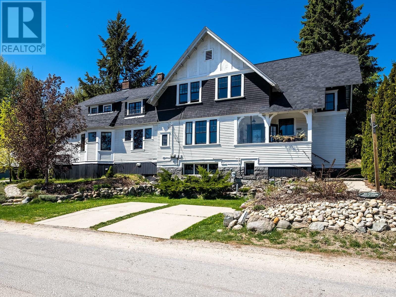 1345 Spokane Street  Rossland BC V0G 1Y0 photo