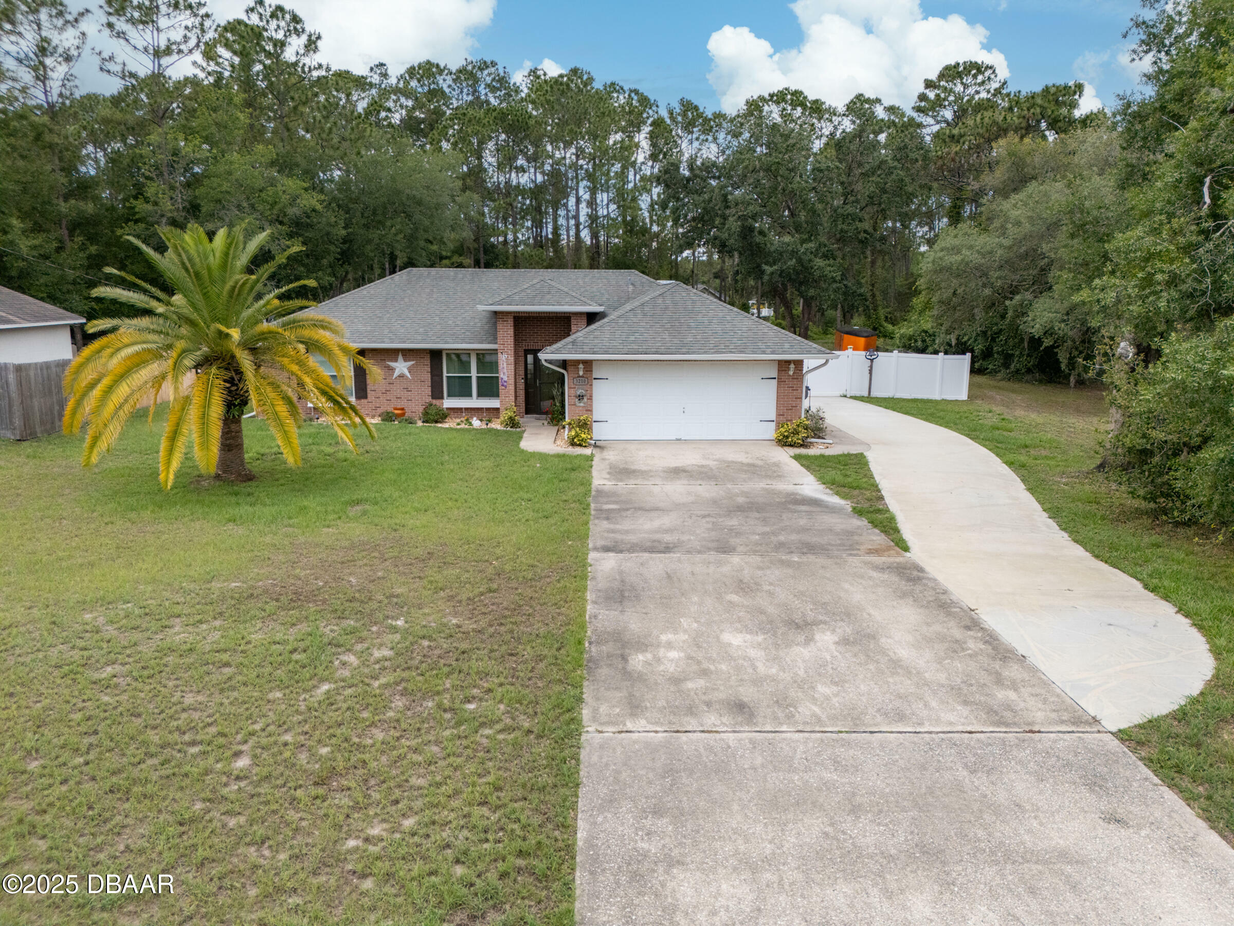 Property Photo: 3210 Whitehorse Court FL 32738