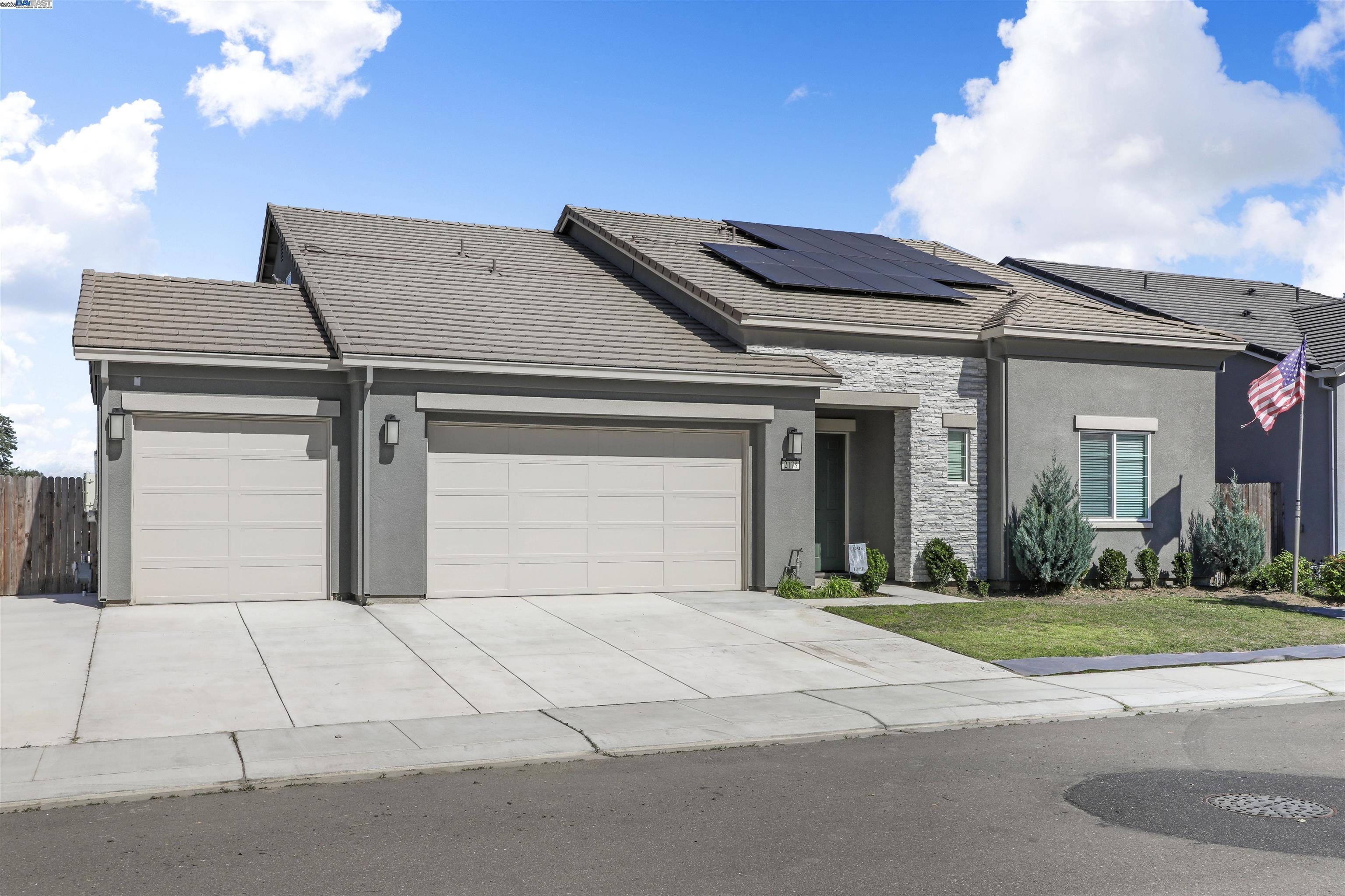 Property Photo: 2178 Al Fonseca Ln CA 95337