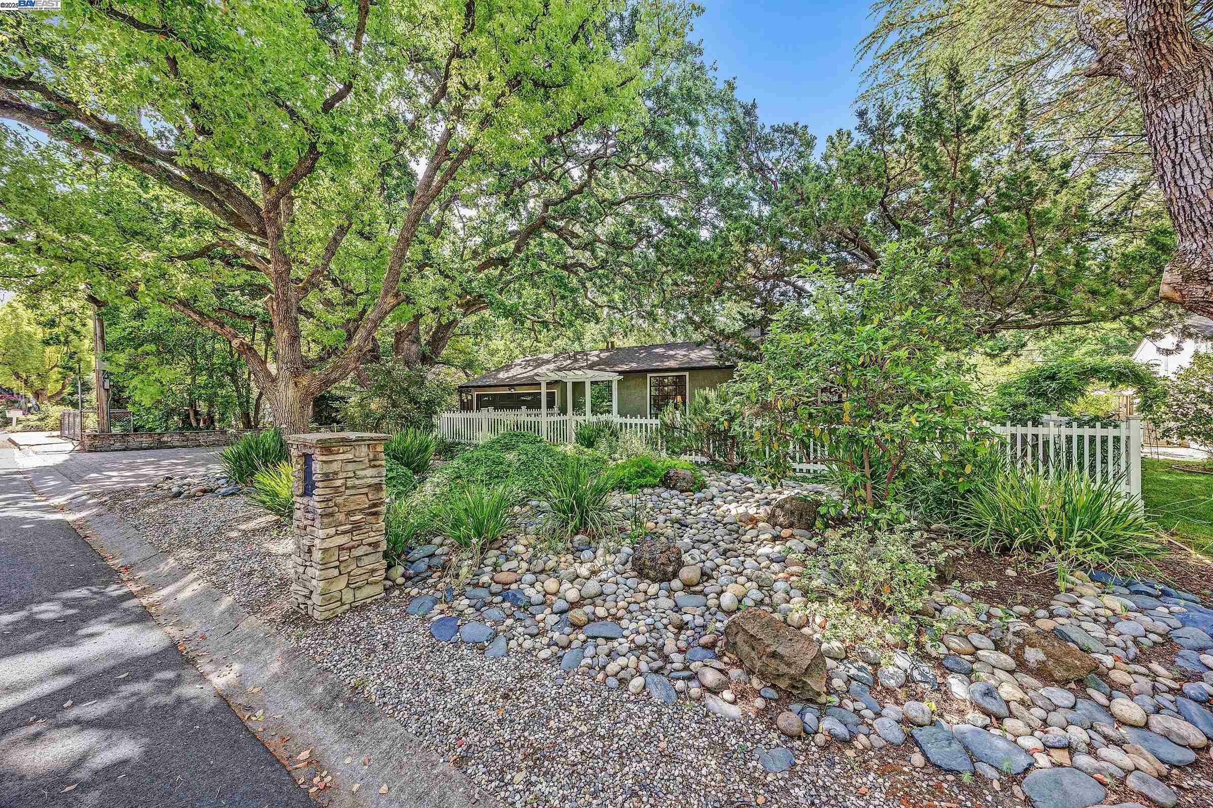 Property Photo: 203 Roberta Ave CA 94523