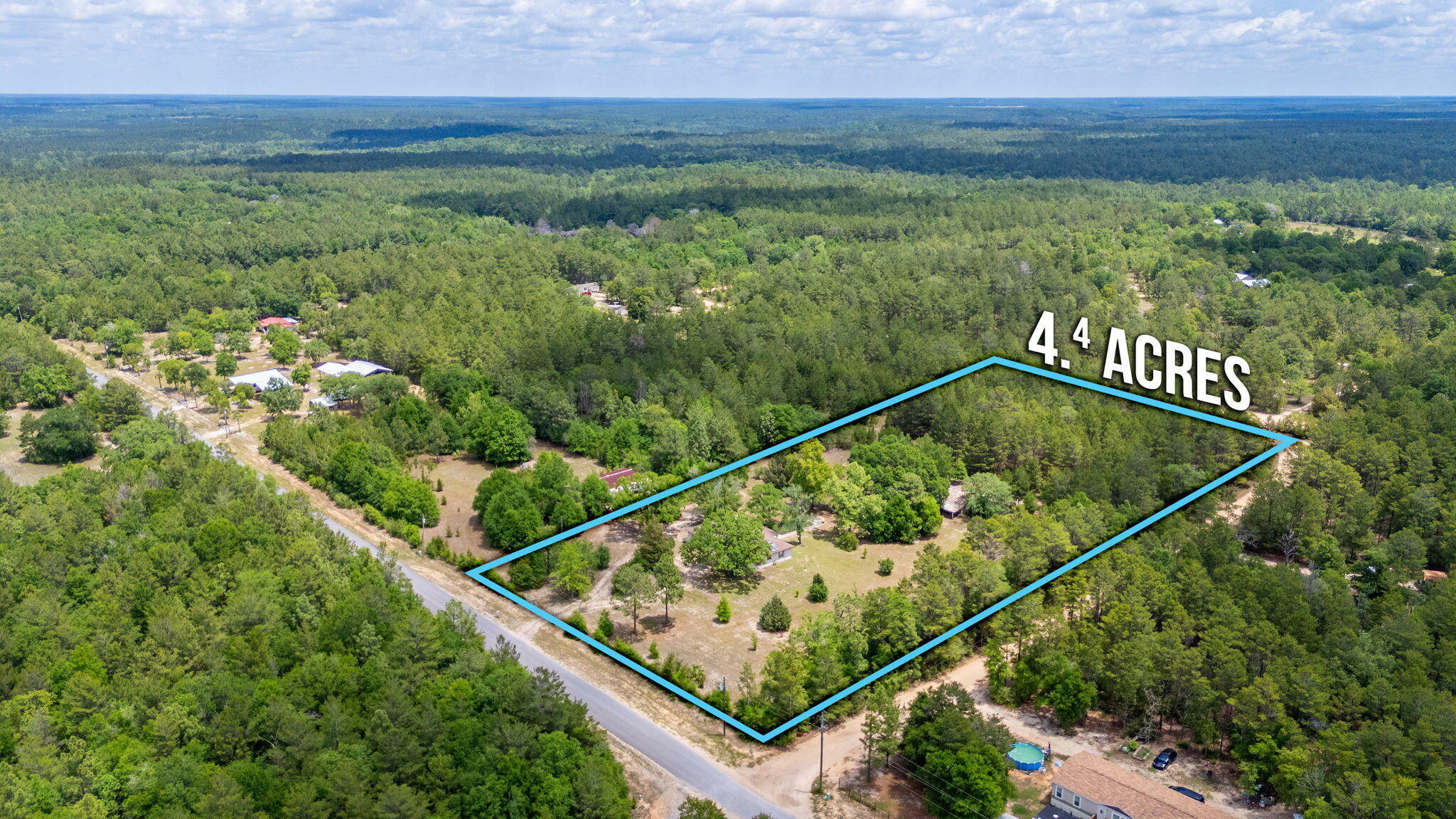 Property Photo: 5407 Kervin Road FL 32539