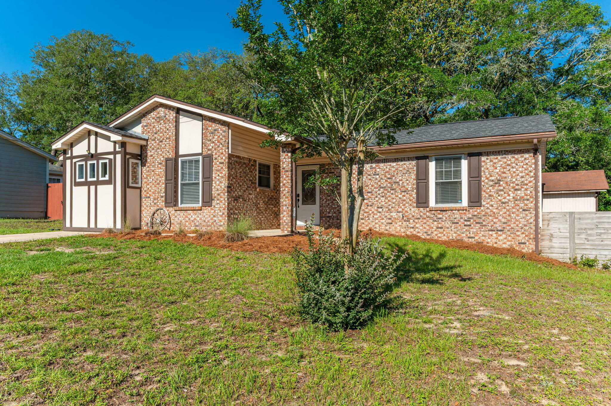 Property Photo: 436 Morningbird Court FL 32578