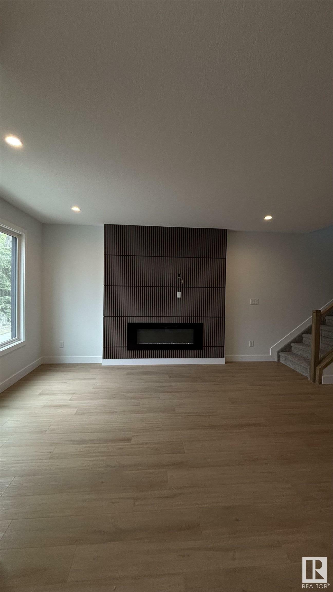 Property Photo:  11140 126 Street NW  AB T5M 0P9 