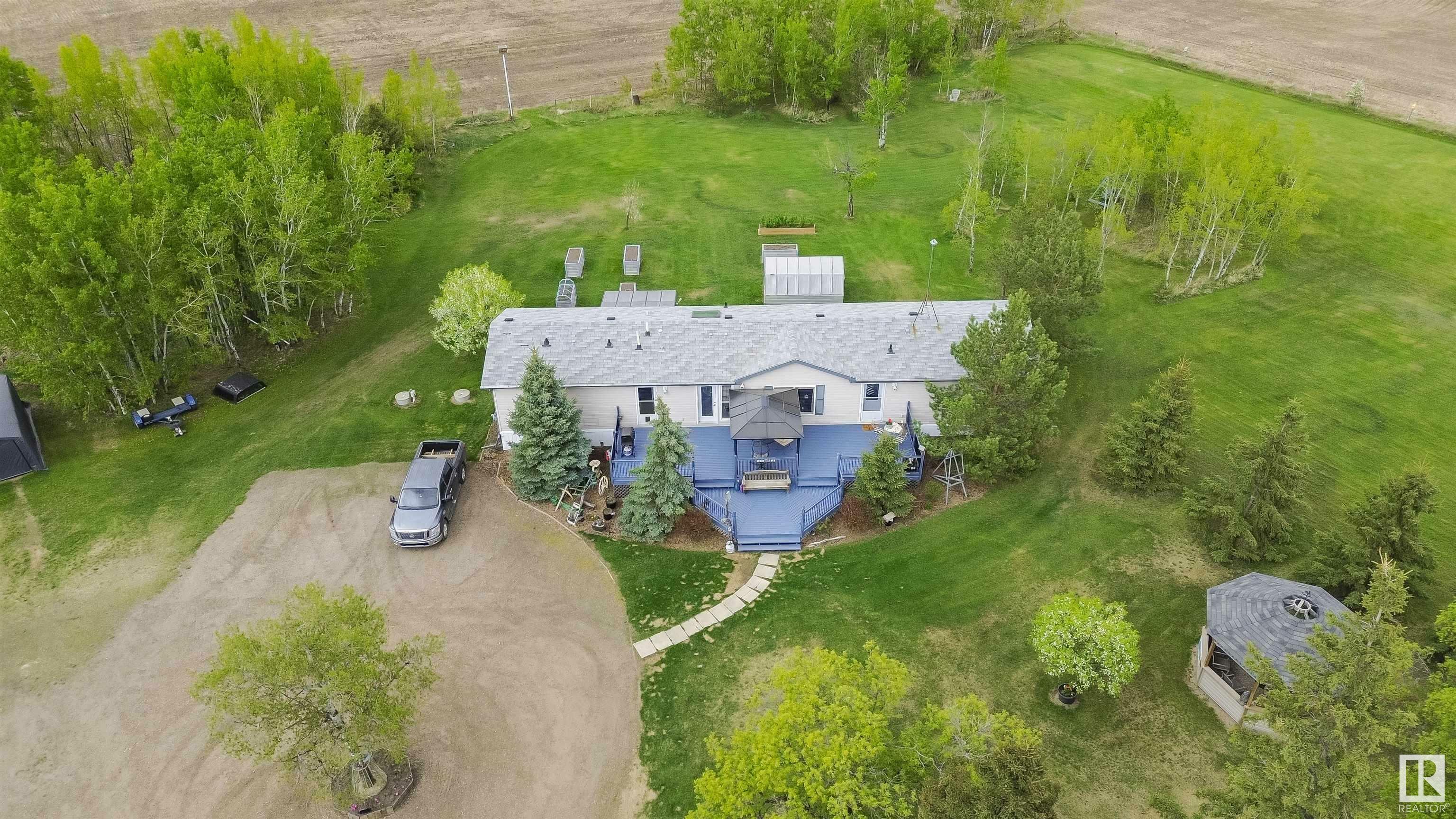 Property Photo: 26110 Twp Rd 580 AB T0G 1L1