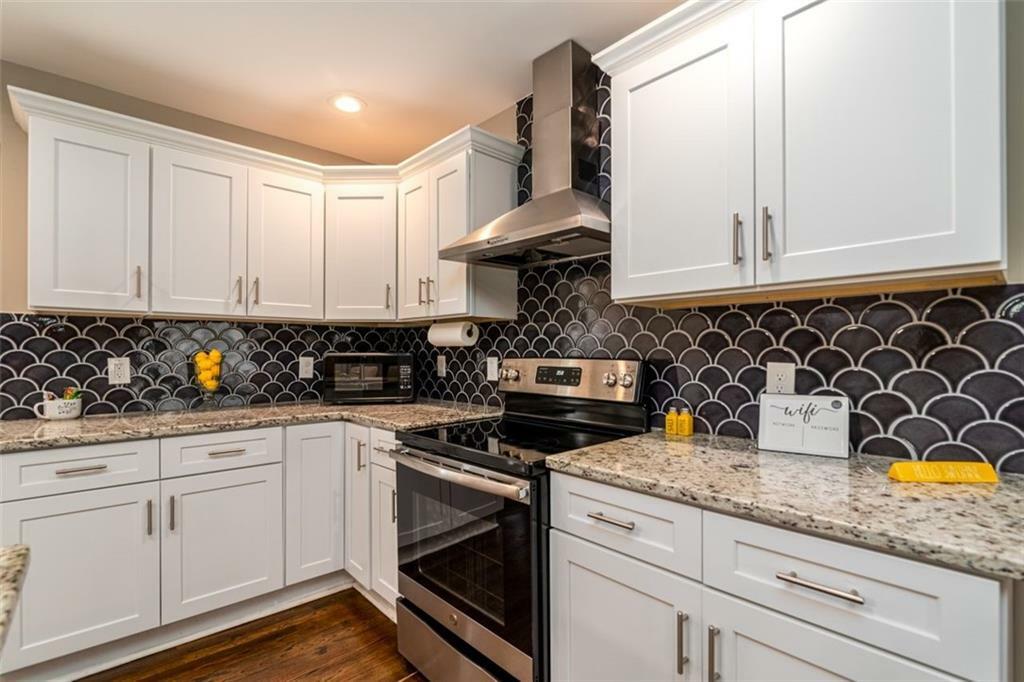 Property Photo: 3224 Canary Court GA 30032