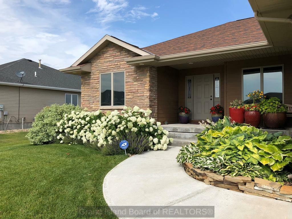Property Photo: 1705 Summerfield Ave NE 68803