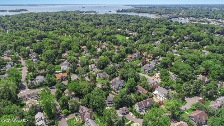 Property Photo:  101 Lockwood Road  CT 06878 