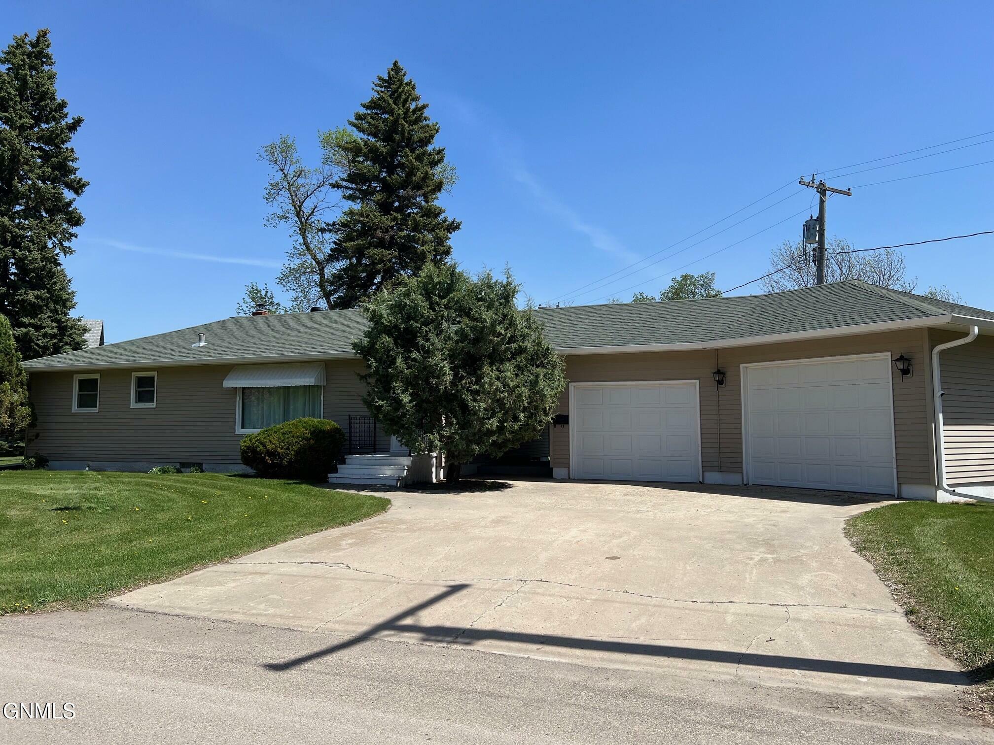 Property Photo: 407 Cleveland Street ND 58027