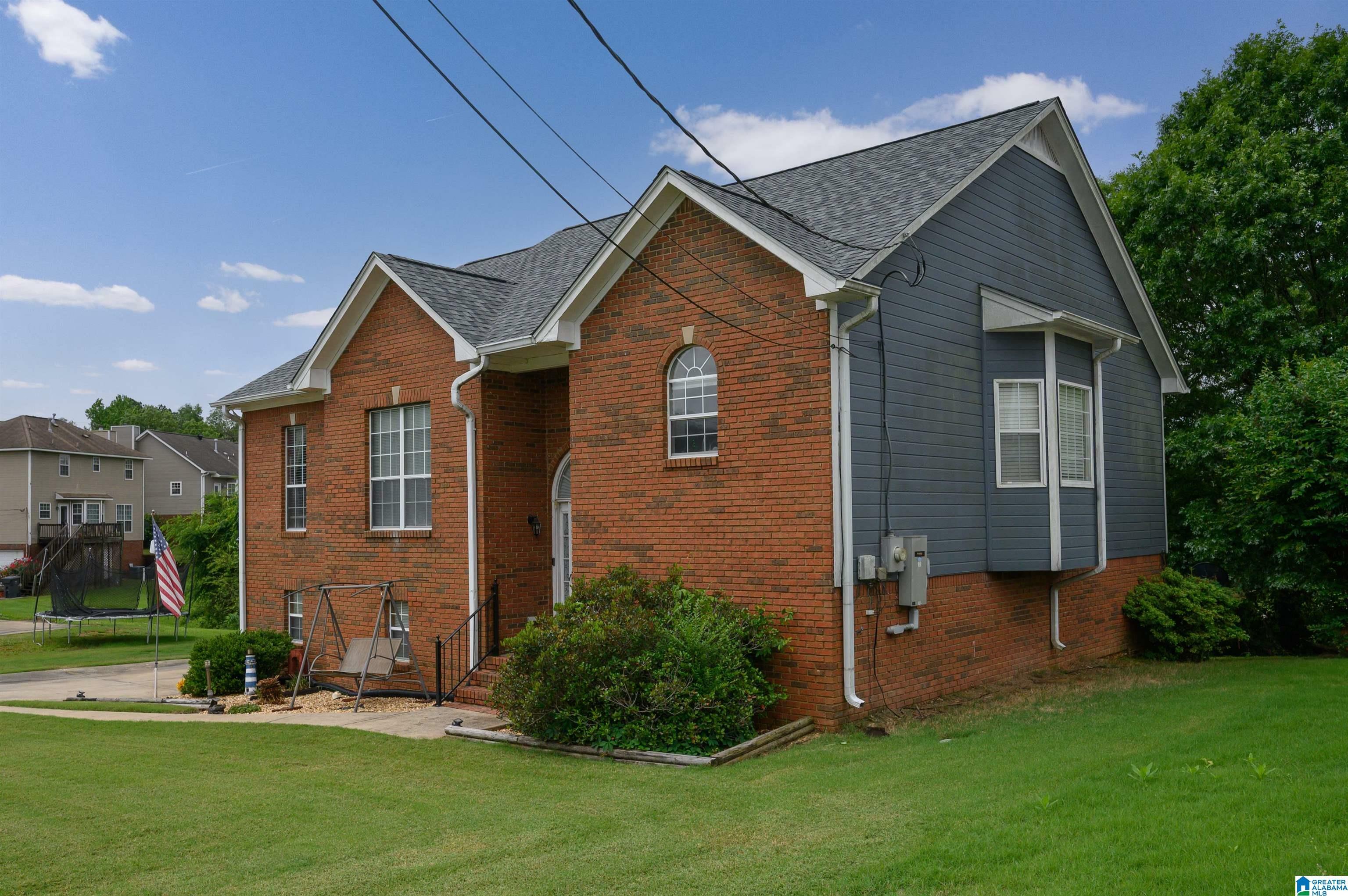 Property Photo: 106 Rosewood Circle AL 35040