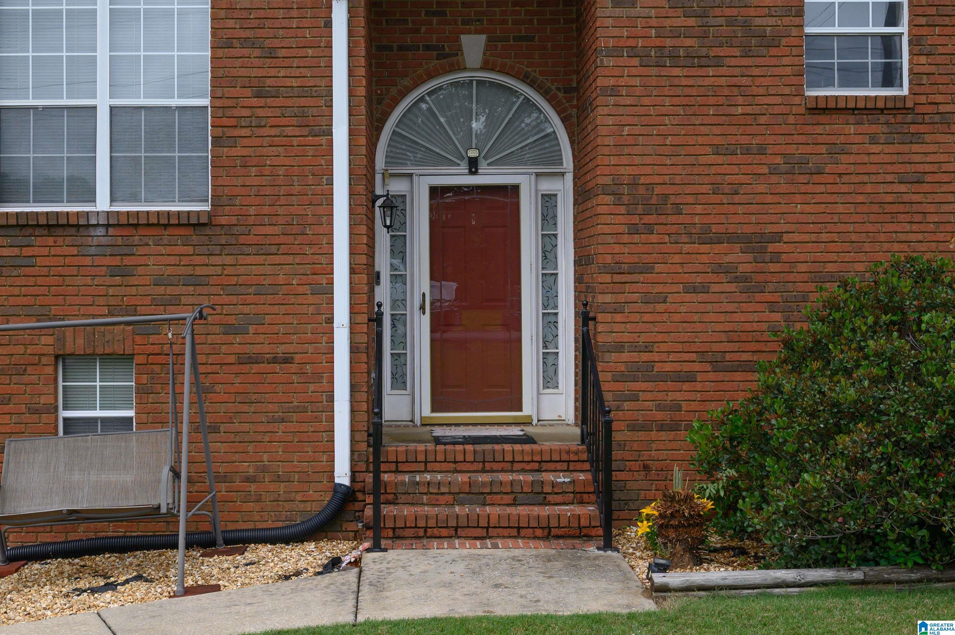 Property Photo: 106 Rosewood Circle AL 35040