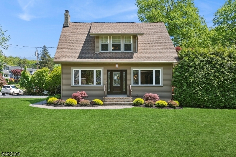 100 Mountain Ave  North Caldwell Boro NJ 07006 photo