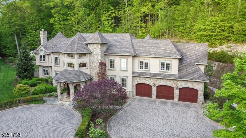 Property Photo: 22 Nottingham Ct NJ 07456