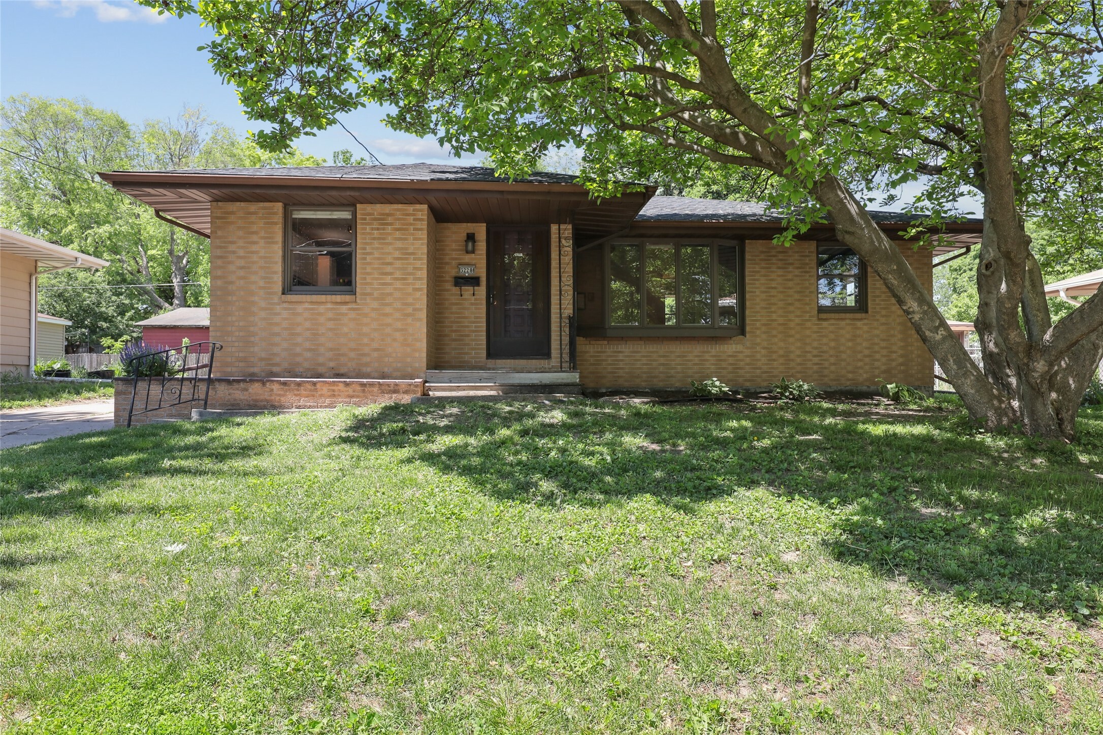 Property Photo: 3228 E 26th Street IA 50317
