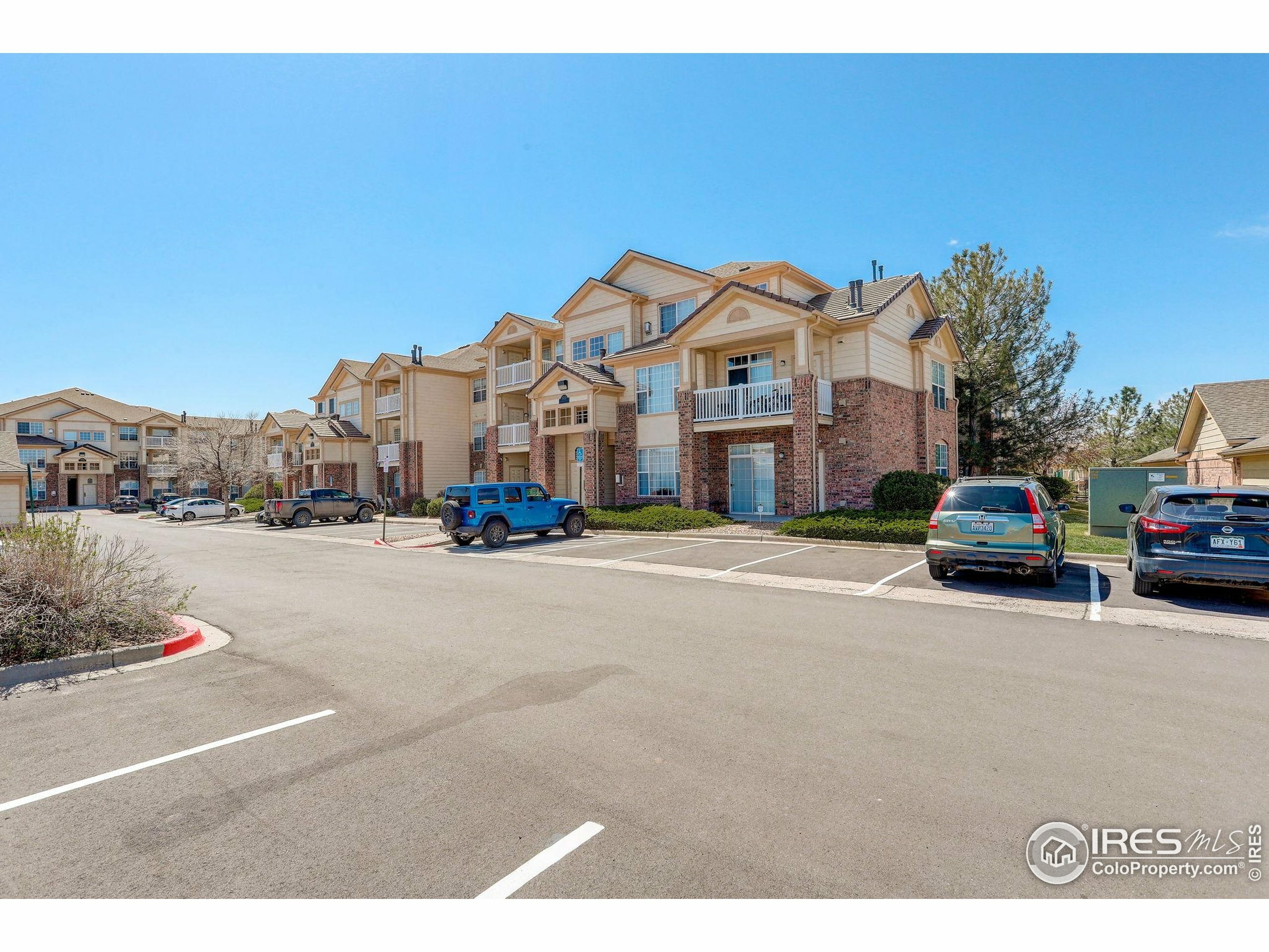 Property Photo: 5723 N Gibralter Way 205 CO 80019