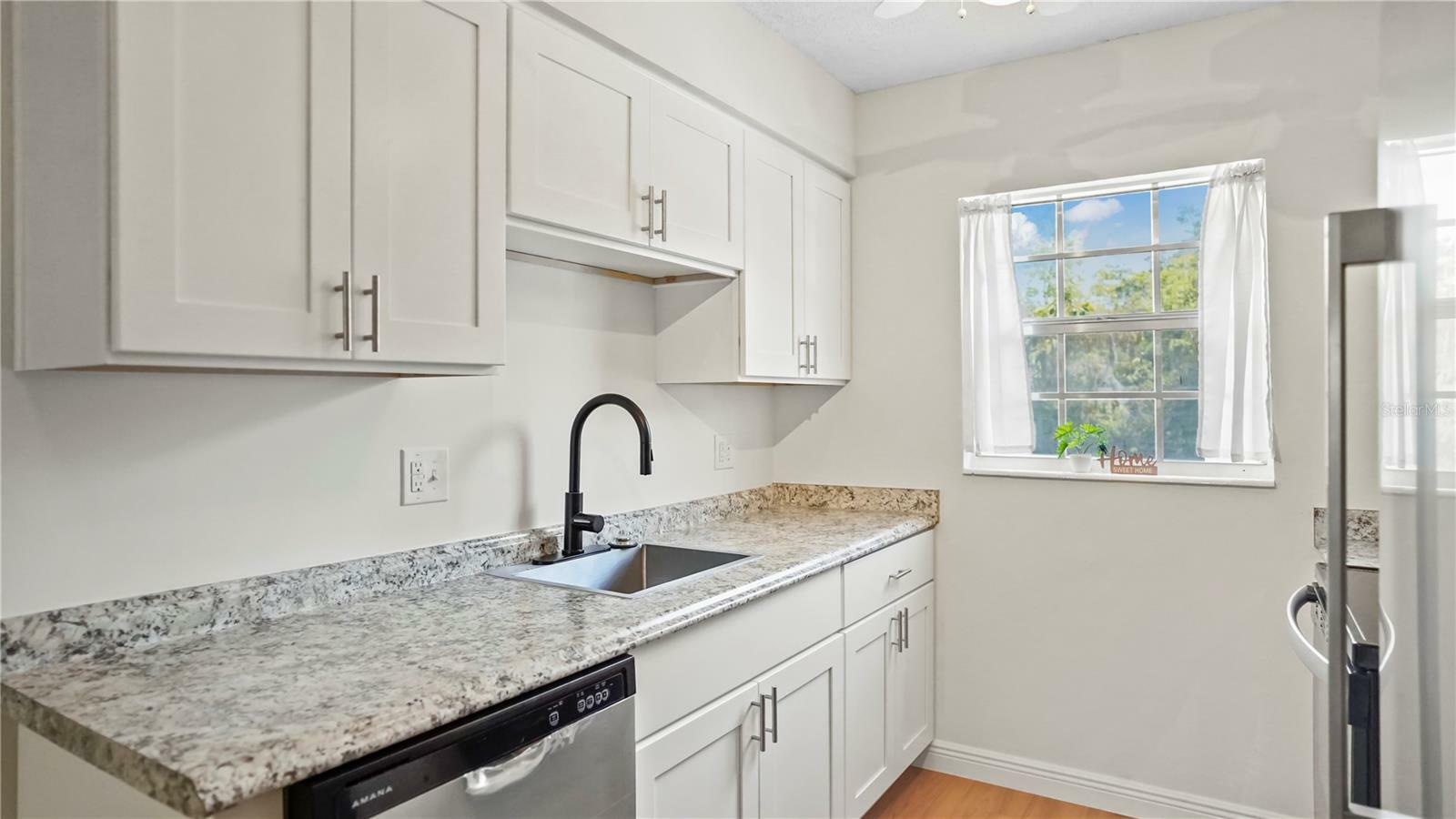 Property Photo: 1100 E Caroline Street 107 FL 32778