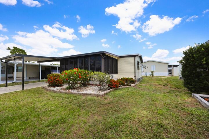 Property Photo: 2100 Kings Highway 524 FL 33980