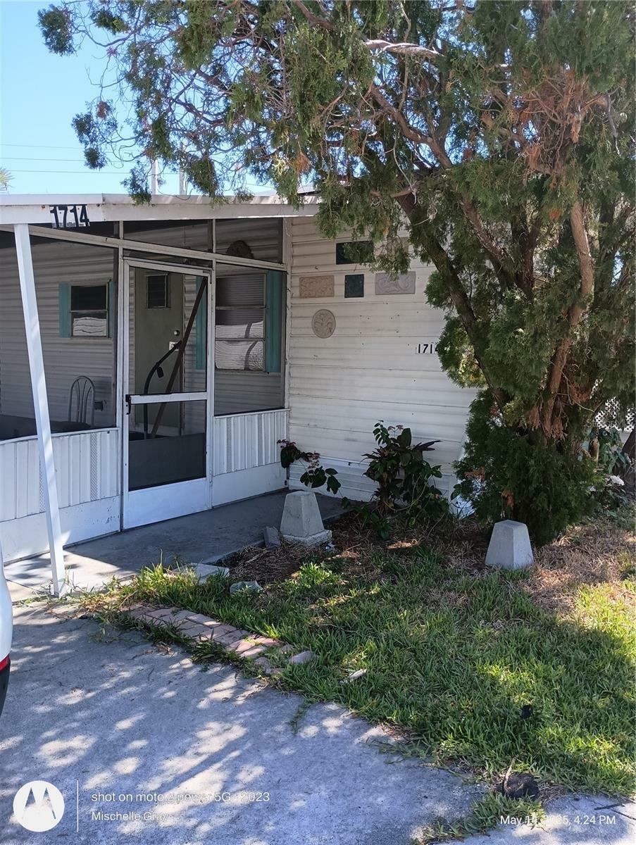 1714 Florida Boulevard  Bradenton FL 34207 photo