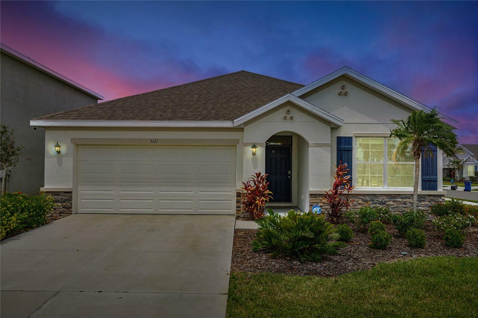 Property Photo: 5121 Sultana Cove FL 34211