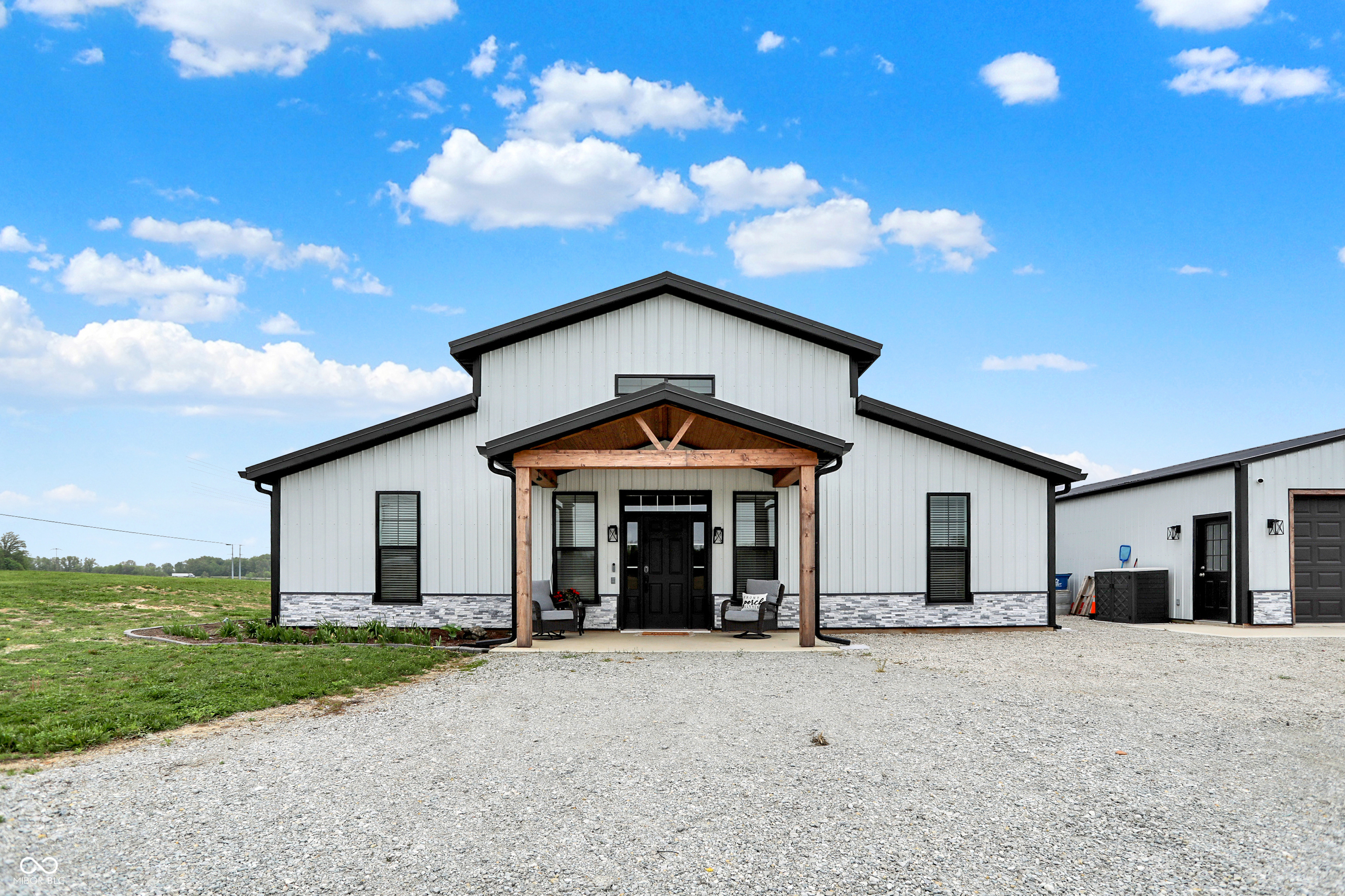 Property Photo: 6060 E 100 N IN 46952