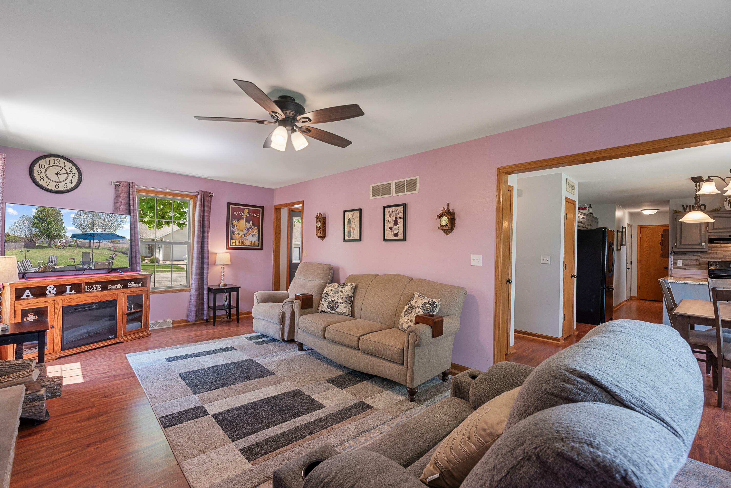 Property Photo: 1416 Park Knoll Dr WI 53027