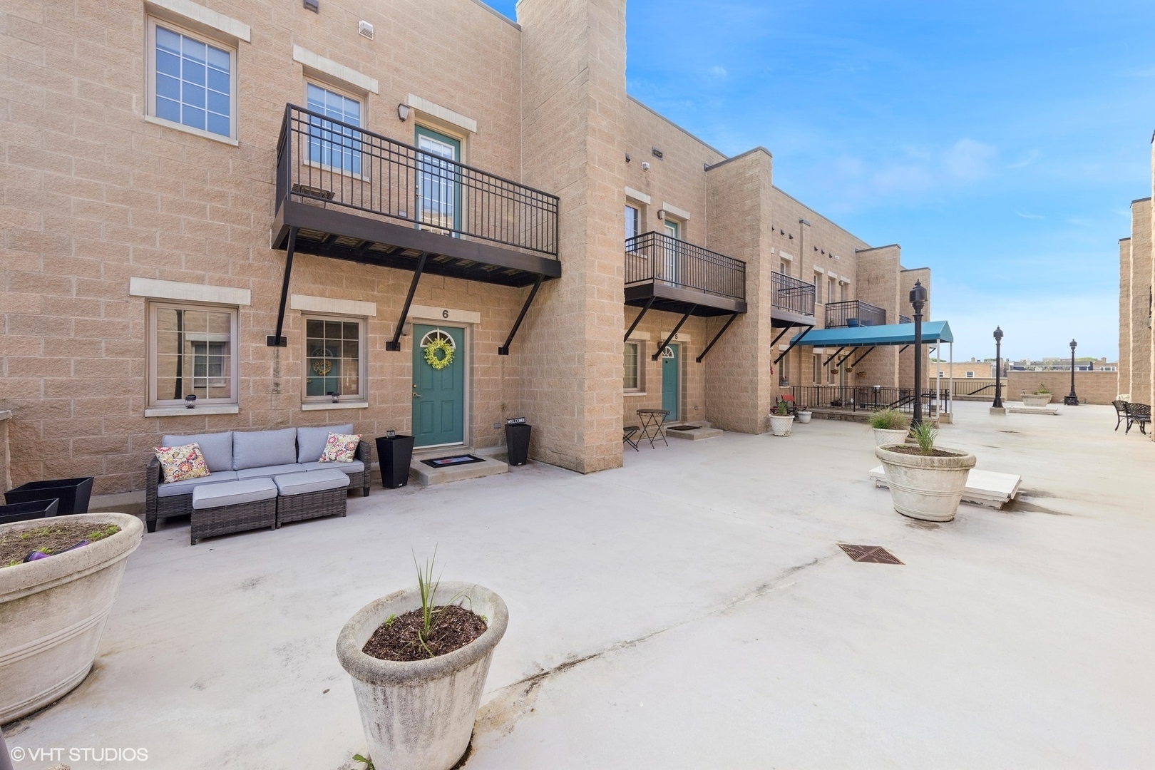 Property Photo: 210 N Cass Avenue 6 IL 60559
