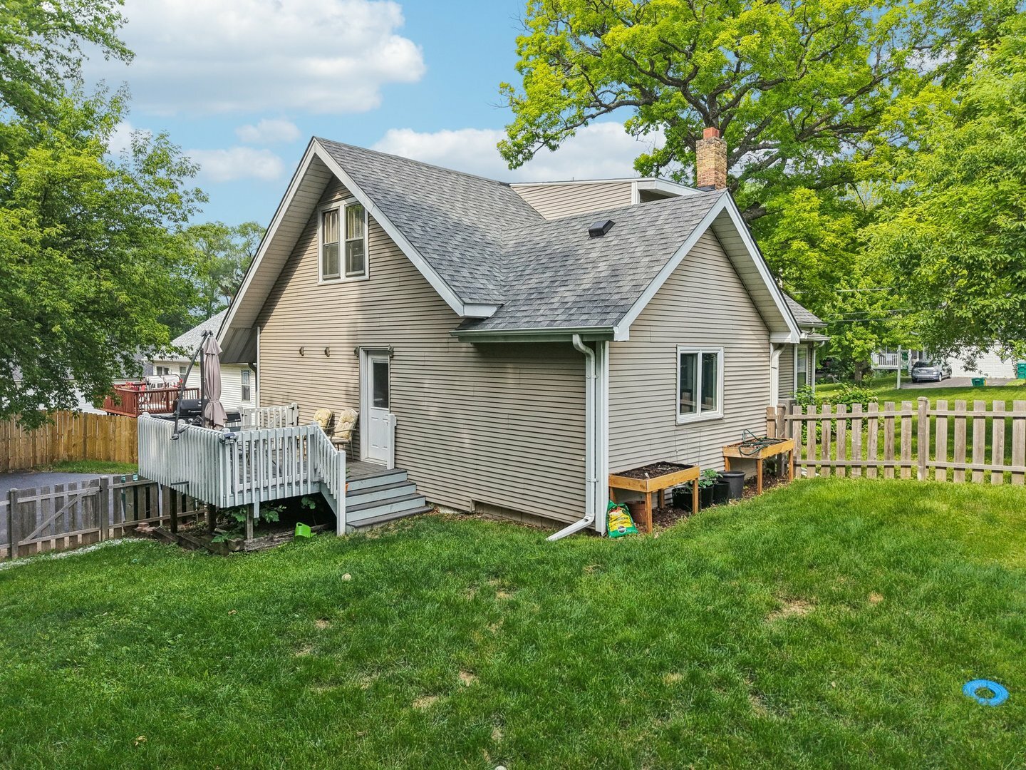 Property Photo: 38 Highview Avenue IL 60020