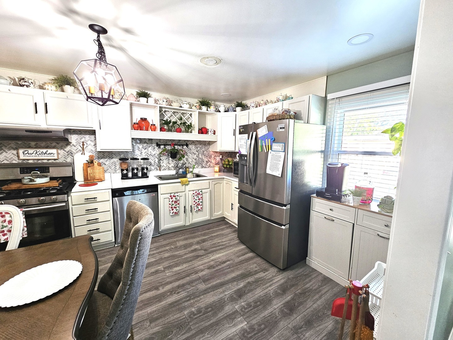 Property Photo: 321 Lewis Avenue IL 60084
