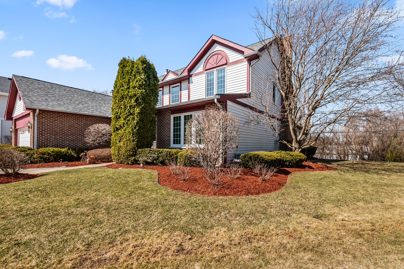 Property Photo:  190 Southgate Drive  IL 60061 