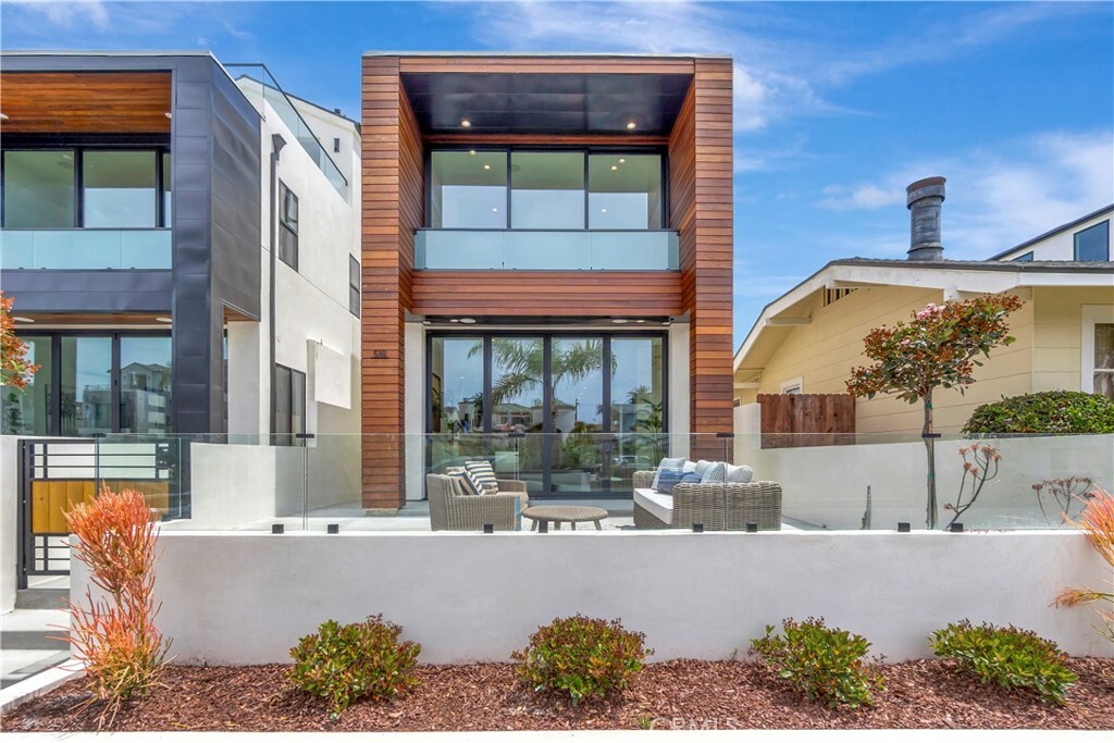 Property Photo: 518 8th Street CA 92648