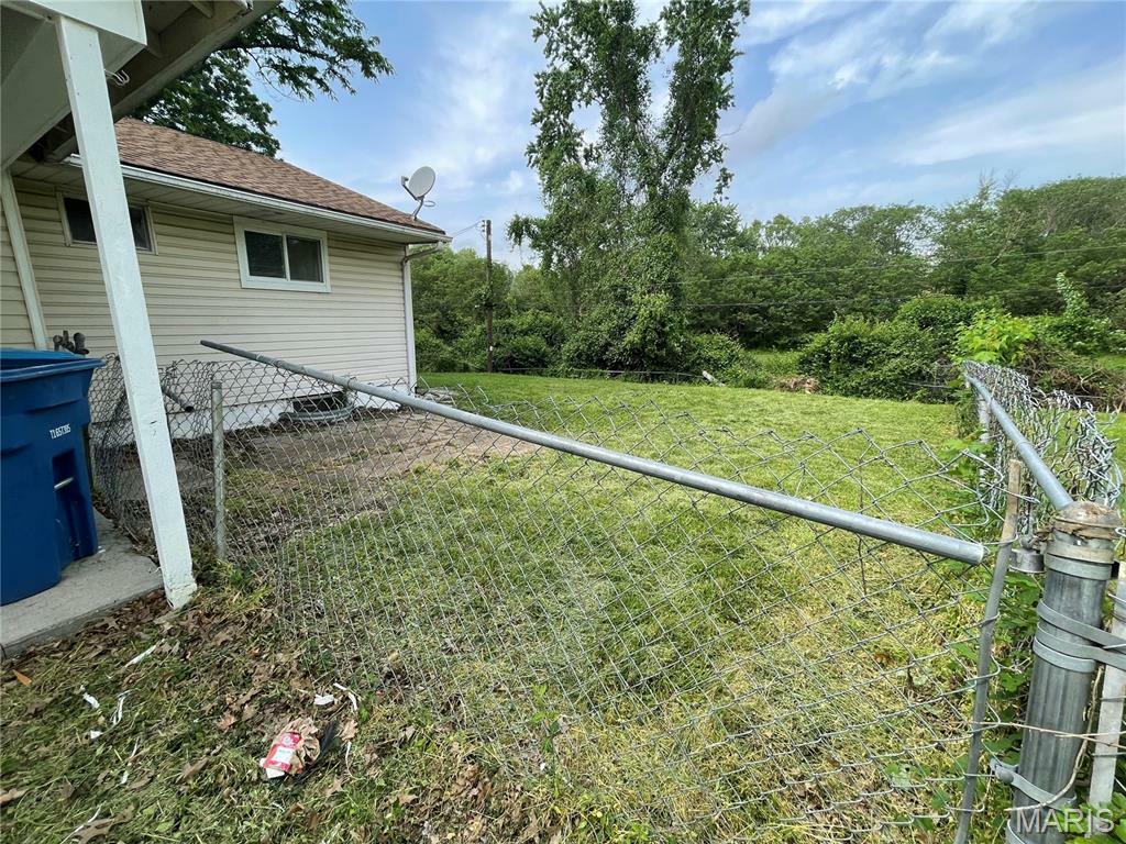 Property Photo: 237 Grampian Road MO 63137