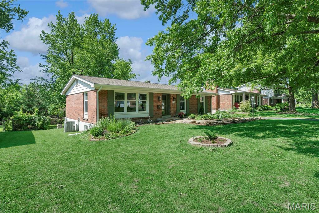 Property Photo: 536 Villa Gardens Drive MO 63122