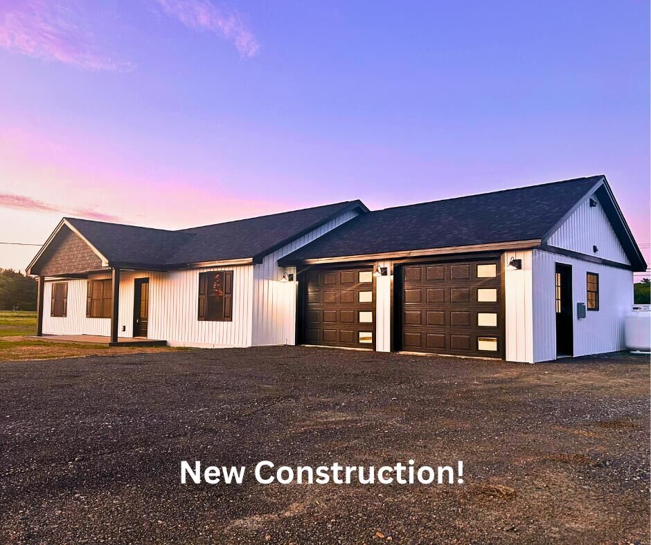 Property Photo:  40 Bartlett Cove Drive  ME 04474 