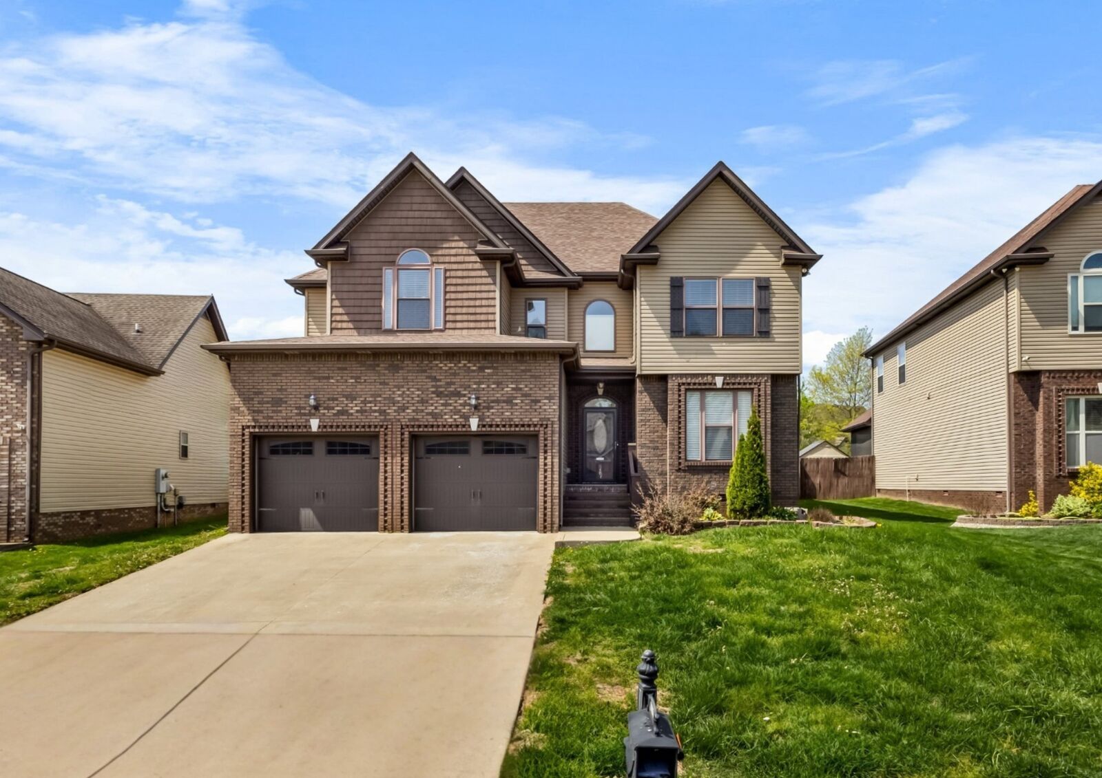 Property Photo:  1685 Apache Way  TN 37042 