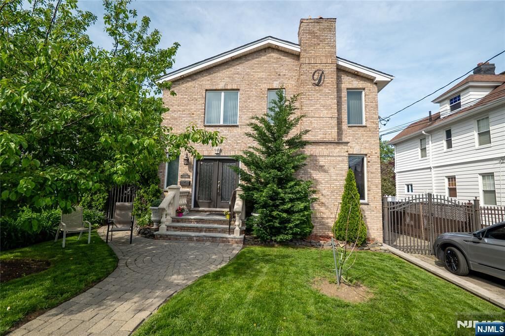 Property Photo:  65 Washington 2  NJ 07010 