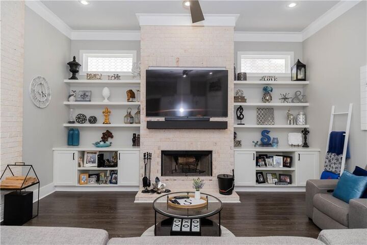 Property Photo: 201 Jardin Loop LA 70433